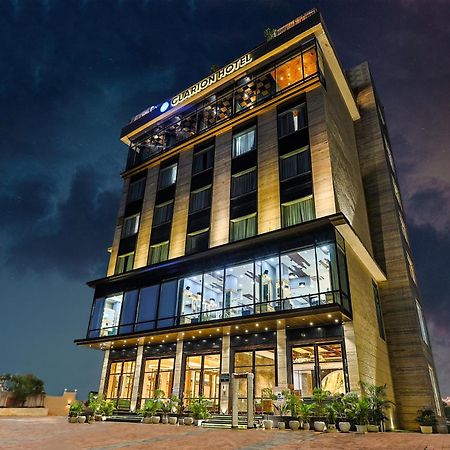 Clarion Hotel デヘラードゥーン エクステリア 写真