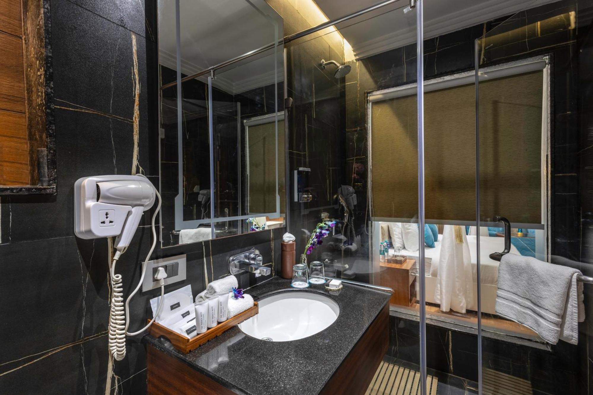Clarion Hotel デヘラードゥーン エクステリア 写真